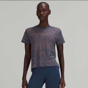 Lululemon Train to Be Seamless Tshirt
